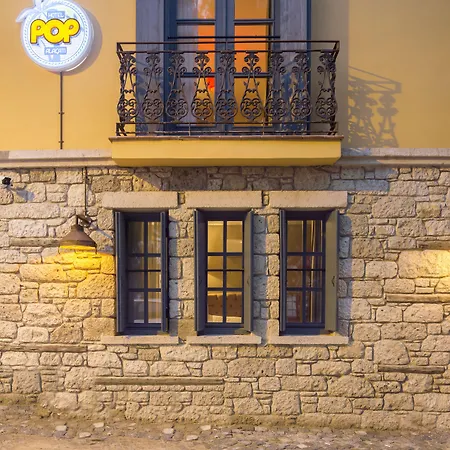 Отель Pop 5*